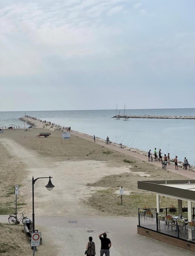 Bellissimo Frontemare Con Terrazza Appartamento